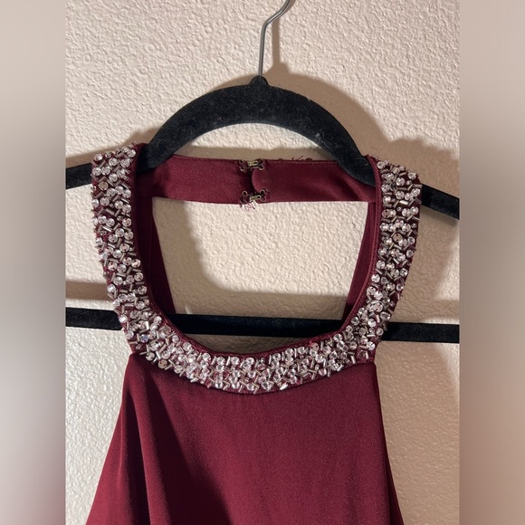 City Triangles Maroon Formal Gown w/ Beaded Neckline – Size 15 - Picture 2 of 8